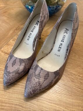 Anne Klein Taupe Snake-Print Pointed Pumps